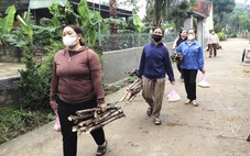 Xúc động chuyện chị em vùng quê góp gạo, góp củi lo hậu sự cho người nghèo
