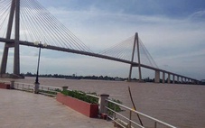 Đi giăng câu, nhìn thấy người đàn ông rơi từ cầu Rạch Miễu 1 xuống sông Tiền mất tích