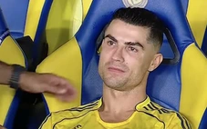 Ronaldo thất thần khi chứng kiến đồng đội 'ngăn cản' Al Nassr vô địch