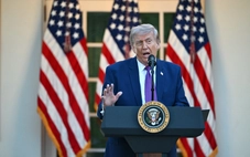 Giá xăng đang là 'điểm yếu', ông Trump khẳng định sẽ giảm thuế