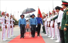 Đón 158 hài cốt liệt sĩ quân tình nguyện, chuyên gia Việt Nam hy sinh tại Campuchia về nước