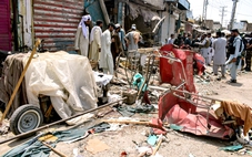 Pakistan: Nổ lớn tại khu chợ gần Afghanistan, hàng chục người thương vong