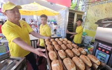 Lễ hội bánh mì đón lượng khách kỷ lục, sẽ đưa lễ hội đi Mỹ, Singapore
