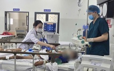 Ê kíp bác sĩ luân phiên từ đất liền cùng bác sĩ tại Côn Đảo cấp cứu thành công ca bệnh nguy kịch