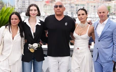 Vin Diesel bật khóc vì nhớ Paul Walker tại Cannes sau 25 năm The Fast and the Furious