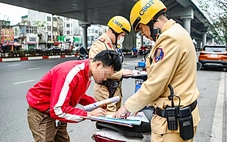 Tin tức sáng 15-5: Không đăng ký vận tải hành khách nhưng chở người thu tiền sẽ bị phạt tới 14 triệu