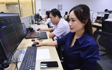 VN-Index có kỷ lục mới, cổ phiếu 'họ Vin' và FPT bứt phá