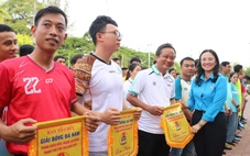 700 vận động viên Cần Thơ tranh tài giải bóng đá cho đoàn viên, người lao động
