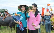 Người Đà Nẵng rước Thần Nông, làm lễ trước đá thần nhân lễ hội mục đồng làng Phong Lệ