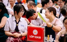 'Xin lỗi, cảm ơn nhiều người nhưng chưa từng nói với ba mẹ'