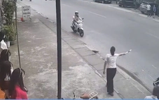 Cô gái dùng gậy chỉ huy giao thông dừng xe Cảnh sát giao thông gây bão mạng