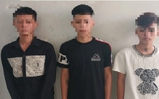 Bắt nhóm thiếu niên xịt hơi cay cướp xe máy người đi đường