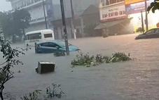 Mưa lớn kéo dài, Cẩm Phả, Quảng Ninh ngập trong biển nước