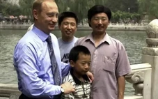Cuộc hội ngộ sau hai thập kỷ giữa Tổng thống Putin và cậu bé Trung Quốc