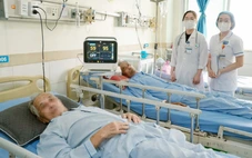Sáng sớm đi bộ tập thể dục, về đến nhà thì bất ngờ bị đột quỵ não