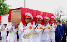 Đón 28 hài cốt liệt sĩ quân tình nguyện và chuyên gia Việt Nam từ Lào về an táng