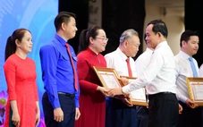 Mỗi người như bông hoa đẹp để cả thành phố là một vườn hoa