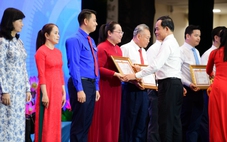 Mỗi người như bông hoa đẹp để cả thành phố là một vườn hoa