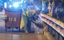 Nhân viên môi trường đổ rác xuống kênh nói 'do mệt mỏi', công ty xin lỗi người dân