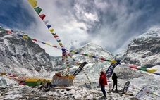 Kỷ lục mới, 274 người chinh phục đỉnh Everest trong một ngày