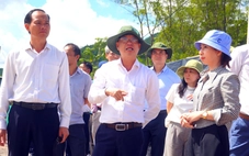 Phó chủ tịch UBND TP.HCM kiểm tra khu xử lý chất thải tập trung Tóc Tiên
