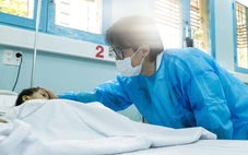 Hà Anh Tuấn kể chuyện cô bé ghép gan: 'Bàn tay bé xíu không bỏ cuộc'
