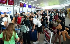 Hãng bay tăng phí hành lý mua thêm trước cao điểm hè