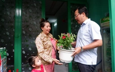Cả ngàn bạn trẻ cùng bà con ở Bình Hưng Hòa chung tay dọn rác, trồng cây nhân Ngày Chủ nhật xanh