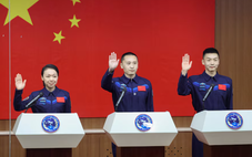 Trung Quốc cho phi hành gia sống một năm ngoài không gian, chạy đua với Mỹ lên Mặt Trăng