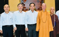 Bí thư Trần Lưu Quang và Thường trực Thành ủy TP.HCM thăm, chúc mừng Đại lễ Phật đản