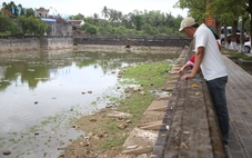Tu bổ xong bờ kè, lòng hồ Thành cổ Quảng Trị đầy phế thải xây dựng