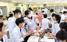 Từ 1-7: Thay đổi cách chống dịch; sinh viên y học dự phòng được cấp học bổng