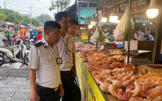 TP.HCM: Tăng kiểm tra tại các chợ, nhiều tiểu thương bị phạt vì địa điểm giết mổ gà, vịt