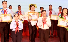 15 mùa cánh én bay cùng Đội