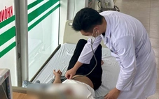 Giao hàng giữa trưa nắng, shipper trẻ gặp tai nạn vì say nắng