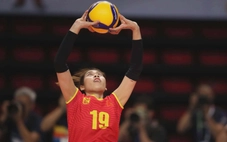 FIVB đổi luật, một ngôi sao bóng chuyền Việt Nam bị thiệt thòi