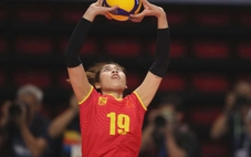 FIVB đổi luật, một ngôi sao bóng chuyền Việt Nam bị thiệt thòi