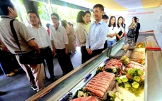 Với hơn 2,5 triệu học sinh, TP.HCM làm gì để suất ăn học đường được an toàn?