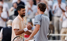 Novak Djokovic vất vả tại Roland Garros 2026