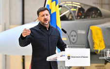 Ukraine chốt mua 20 tiêm kích Gripen đời mới, Thụy Điển tặng thêm 16 chiếc