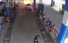 Vụ cháy xe ở cây xăng: Tài xế khai không mở cửa xe là do hoảng sợ quá!