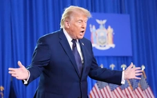Quỹ bồi thường gần 2 tỉ USD của ông Trump bị đóng băng