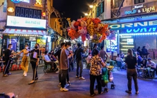 Hà Nội tính cho một số tuyến phố kinh doanh xuyên đêm để gia tăng mức chi tiêu của du khách