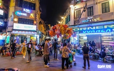 Hà Nội tính cho một số tuyến phố kinh doanh xuyên đêm để gia tăng mức chi tiêu của du khách