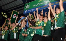 Lễ trao Cúp vô địch chưa từng có cho CLB Trường Tươi Đồng Nai