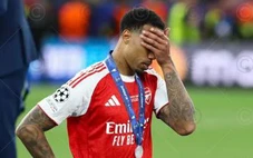 Gabriel xin đá quả phạt đền cuối cùng của Arsenal nhưng đá hỏng