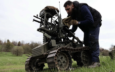 Ukraine đạt lợi thế trên chiến trường nhờ robot, drone và xe tăng điều khiển từ xa