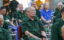 Bộ Nội vụ đề xuất thêm chế độ với người có công, bổ sung trợ cấp cho người phục vụ cán bộ lão thành
