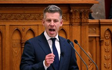 Tân Thủ tướng Hungary tuyên thệ nhậm chức, cam kết đổi mới 'hậu Viktor Orban'