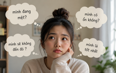Nói chuyện một mình: Biểu hiện kỳ lạ hay cách điều trị tâm lý tốt?